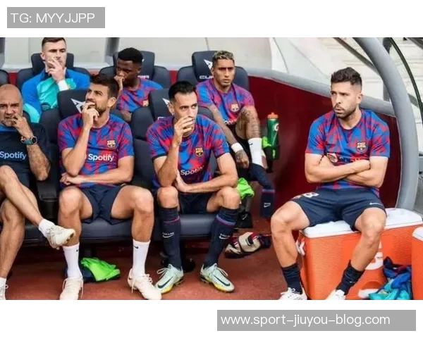 罗贝托与阿尔巴合影留念感慨共度岁月祝福未来一切顺利